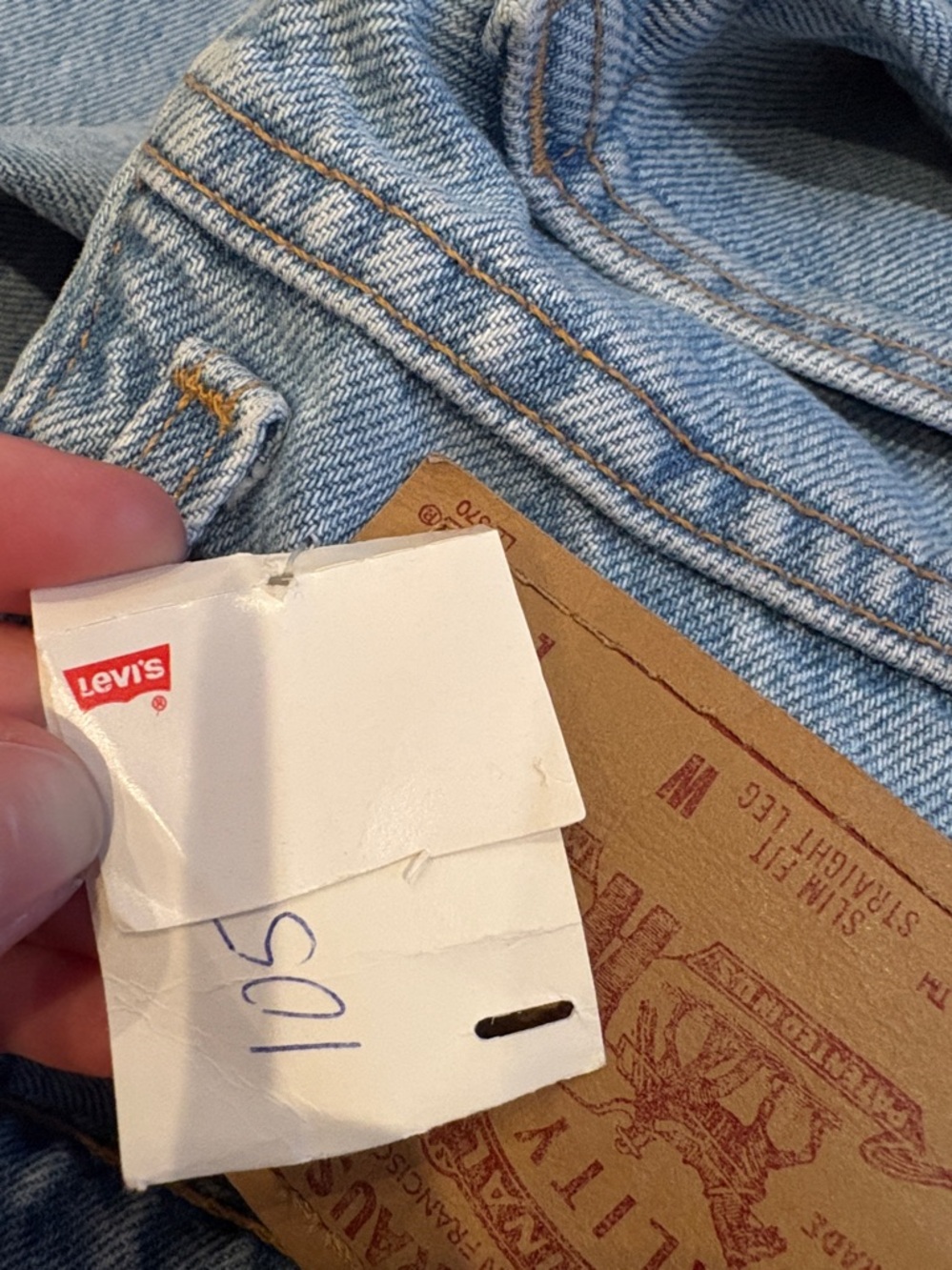 Vintage Levi’s 512 Slim Fit Straight Leg Light Wash Jeans USA / Juniors - Picture 6 of 16